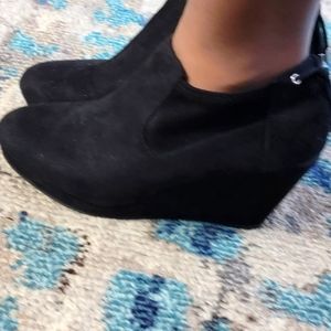 CL by Laundry
Varina Wedge Bootie | Size 10